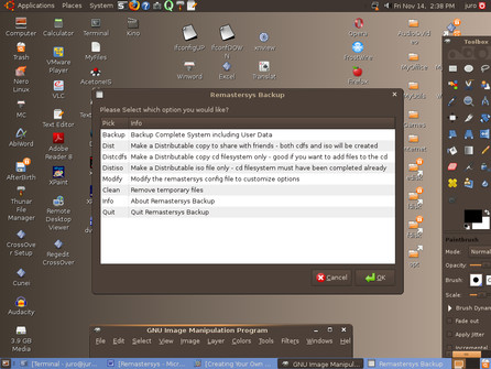 Okrem možnosti pracovať s konzolou Remastersys má aj svoju grafickú nadstavbu, ktorú po inštalácii v GNOME nájdete v menu Systém | Správa | Remastersys Backup.