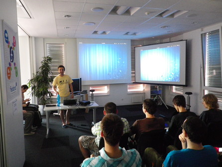 Tomáš Bžatek představuje GNOME 3