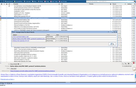 E-maily (resp. zprávy z RSS čtečky), některé s poznámkami s různým statusem, okno s výsledkem vyhledávání poznámek