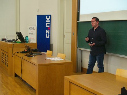 Jaromír Novák, předseda Rady ČTÚ, hovoří na konferenci IT 17 (foto: Lukáš Jelínek)