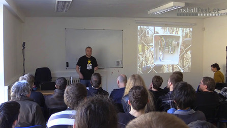 Snímek z videozáznamu přednášky Raspberry Pi GPIO, InstallFest 2015