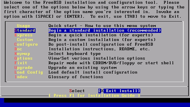 Po nabehnutí FreeBSD z inštalačného CD/DVD uvidí užívateľ takéto okno