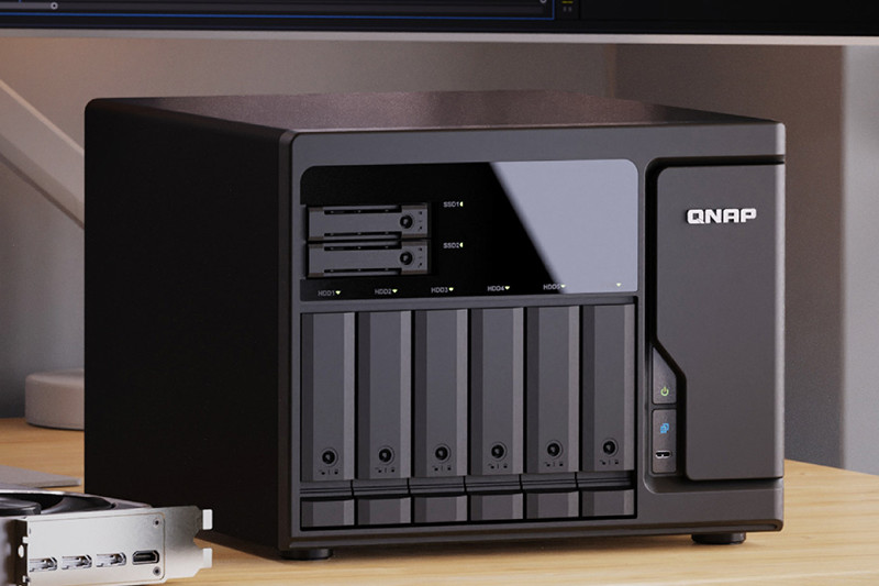 qnap_h877ax.jpg
